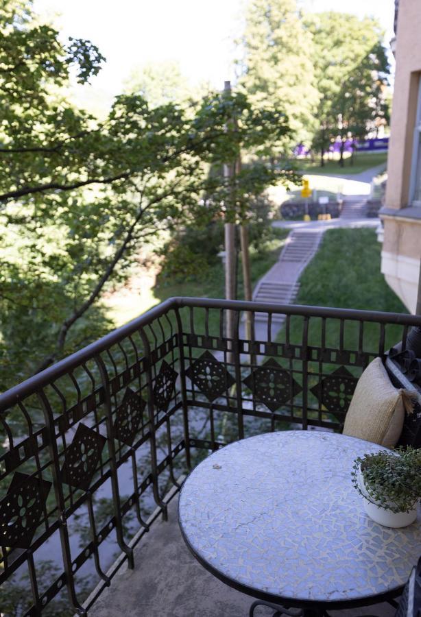 2Ndhomes City Center 2Br Apartment By The Finnish National Theatre With Balcony And Park View Helsinki Exterior foto